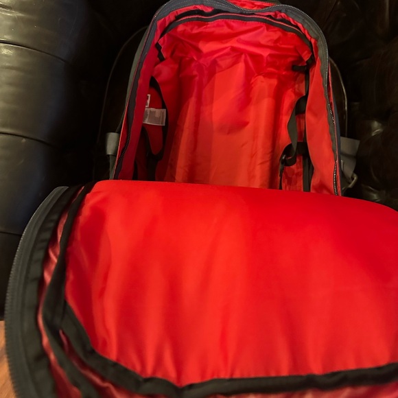 osprey 2 liter hydration pack Amazon.com: Hydraulics 2L Backpack Water Reservoir with Bite Valve : Industrial & Scientific Color:Tnf Black/Tnf Black Stay refreshed and energized cat://equipment/rucksacks-backpacks/travel-luggage Unboxing The 